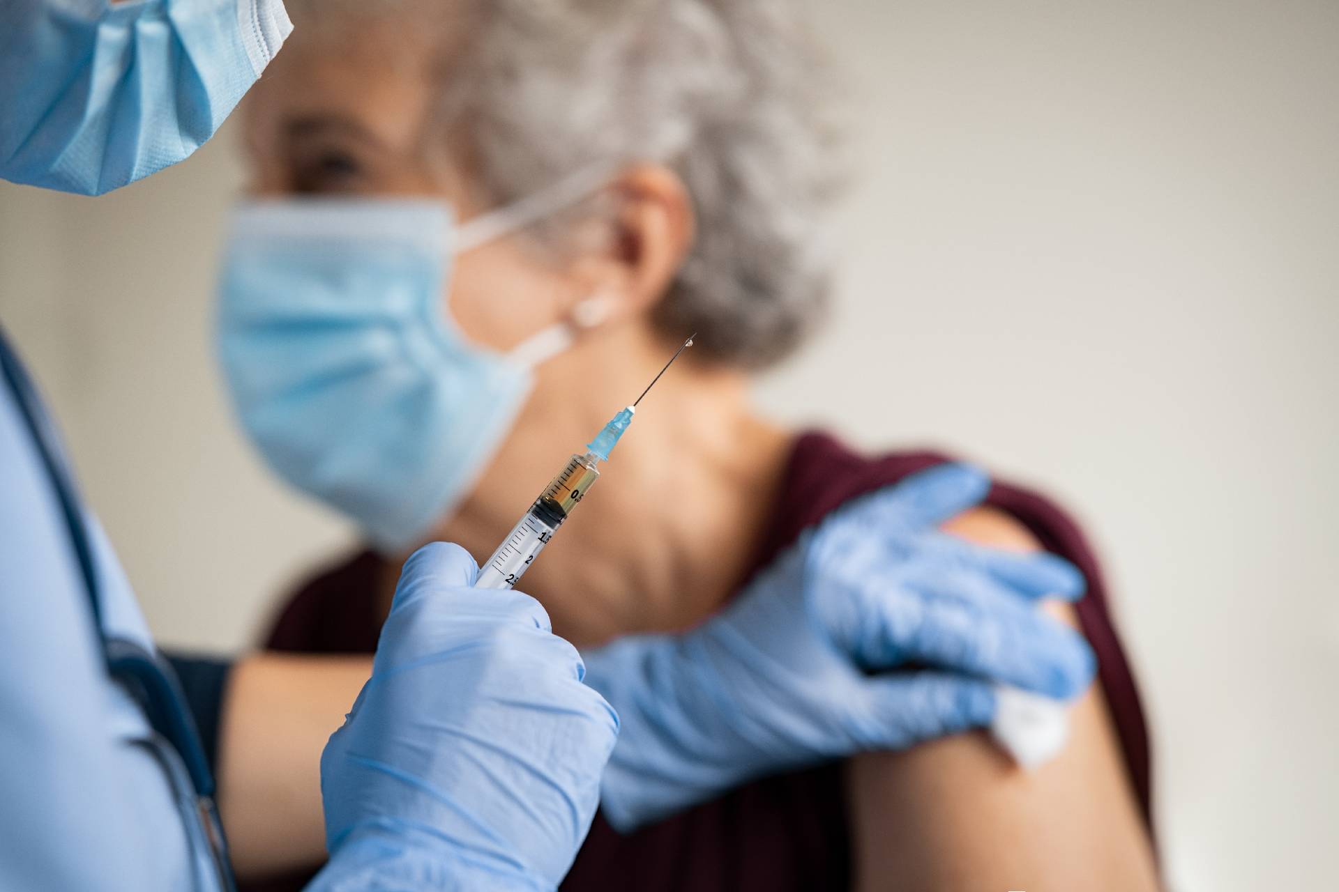 Vaccination Covid-19 : des outils pour informer le secteur des aînés
